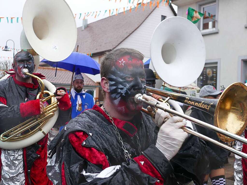 Narrenumzug am Fasnet-Zieschdig in Ewattingen