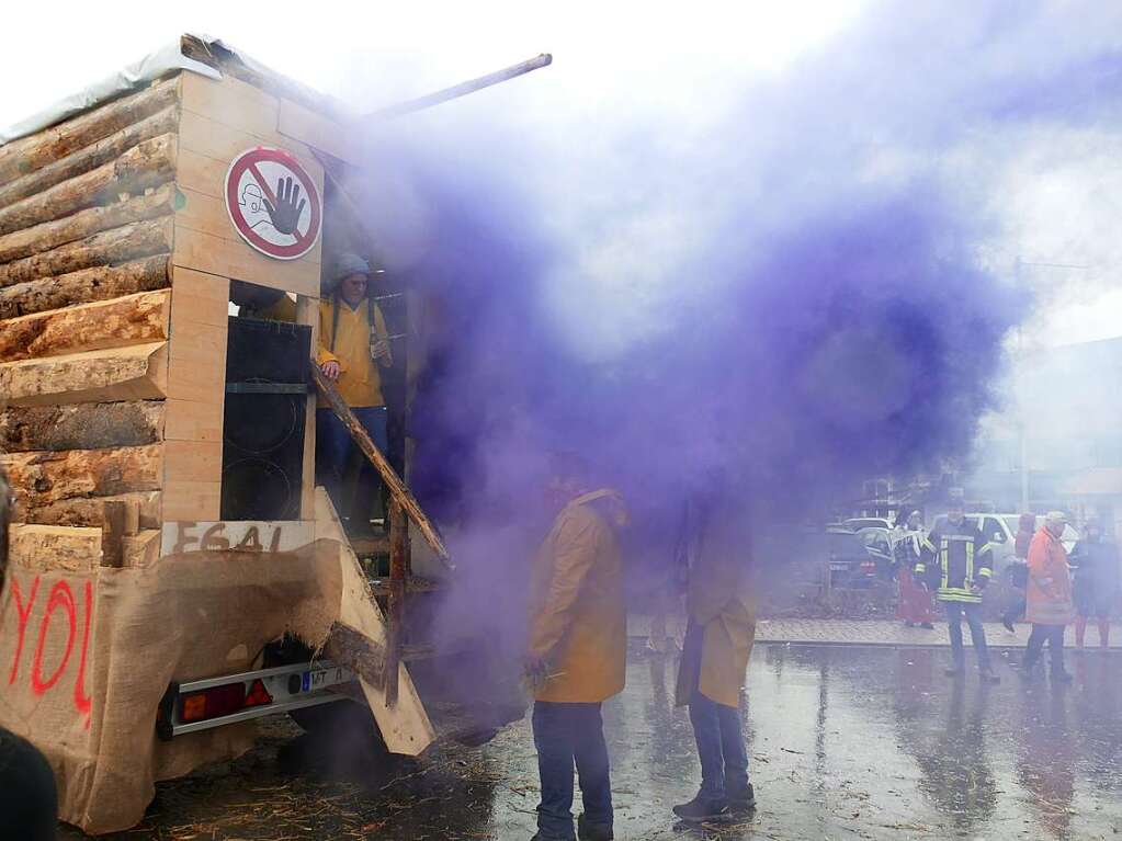 Narrenumzug am Fasnet-Zieschdig in Ewattingen