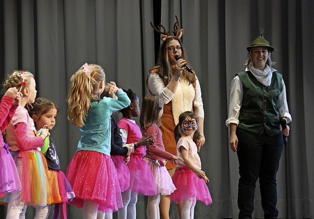 Die Kinder des Kindergarten Kunterbunt...ng bei der Kinderfasnet in Sasbach.     | Foto: Christiane Franz