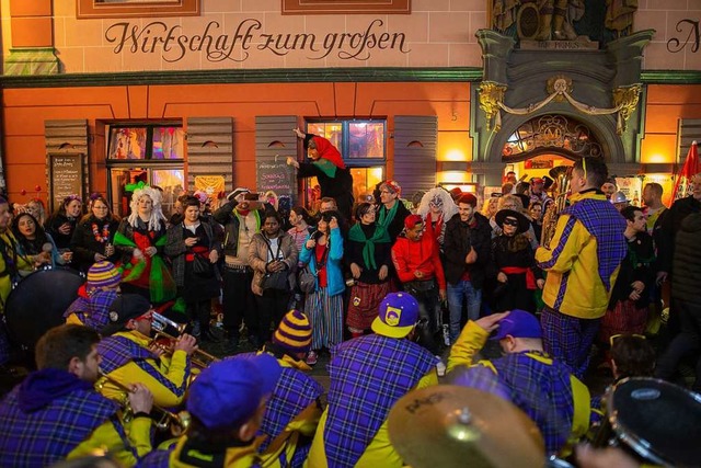 Kneipenfasnet am spten Rosenmontag nach dem Umzug  | Foto: Fabio Testa