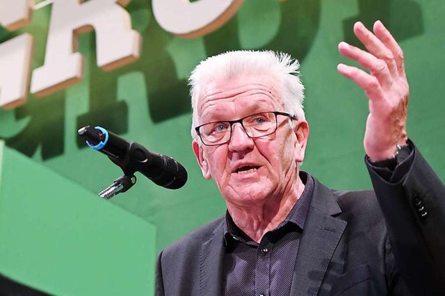 Kretschmann fordert konsequentes Vorgehen gegen Rechts.  | Foto: Felix Kstle (dpa)