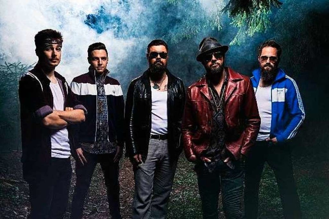 Folkrock &#8211; aber auf bayrisch: Django 3000 spielen am Freitag im Jazzhaus.  | Foto: Promo