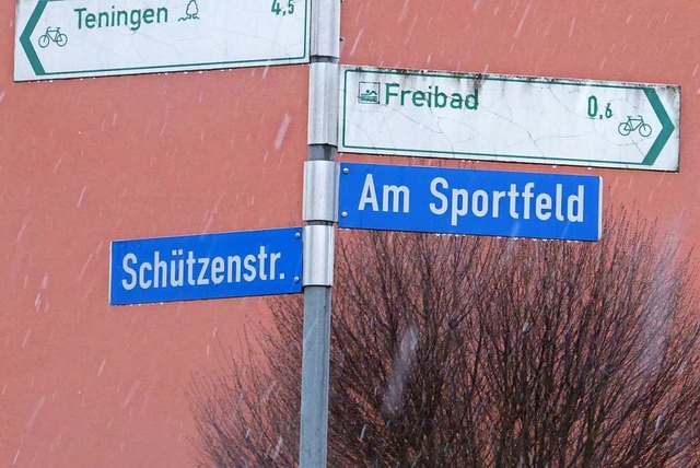 Die Zufahrt zu Freibad und Sporteinric...r haben Am Sportfeld knftig  Vorrang.  | Foto: Sylvia-Karina Jahn