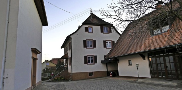 Das Gemeindehaus in Mappach (rechts) w... aber zu gro fr die Kirchengemeinde.  | Foto: Victoria Langelott