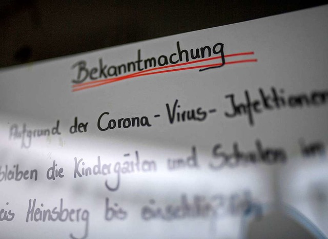 In Gangelt bei Heinsberg in Nordrhein-...Ausbreitung des Corovirus geschlossen.  | Foto: INA FASSBENDER (AFP)