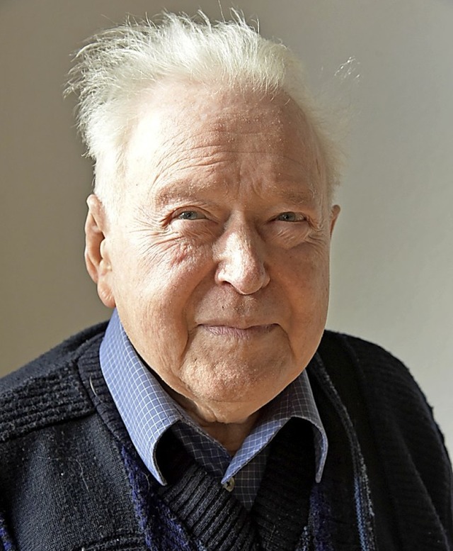 Fr 60 Jahre aktives Imkern wurde Georg Bhrer vom Deutschen Imkerbund geehrt.  | Foto: Benedikt Sommer