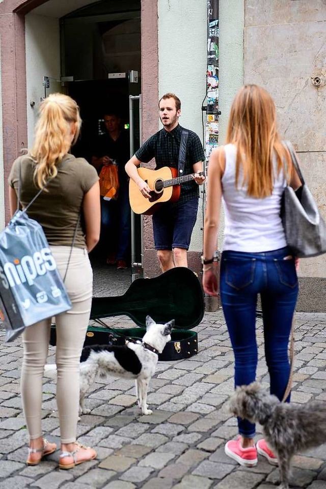 Wo wann und wie Musik gemacht werden darf, ist in Freiburg streng geregelt.  | Foto: Ingo Schneider