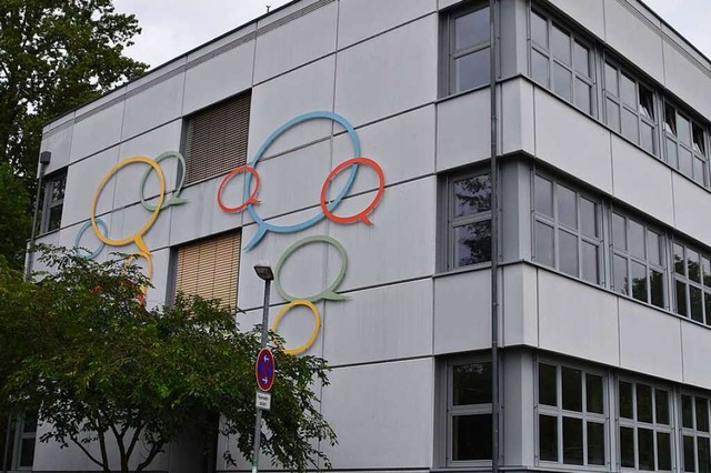 Am Theodor-Heuss-Gymnasium sind zwei S...; sie bleiben der Schule vorerst fern. | Foto: Stefan Ammann Am Theodor-Heuss-Gymnasium sind zwei S...; sie bleiben der Schule vorerst fern. | Foto: Stefan Ammann