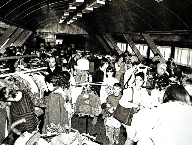 Der erste Kinderkleidermarkt in Rtenb...95 im Festsaal der Grundschule statt.   | Foto: Liane Schilling