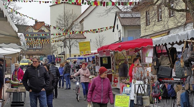 Hirschmontagsmarkt in Lenzkirch   | Foto: Manfred G. Haderer