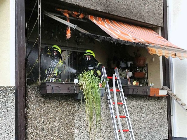 In Steinenstadt hat ein Balkon gebrann...rand nicht auf das Haus bergegriffen.  | Foto: Feuerwehr Neuenburg