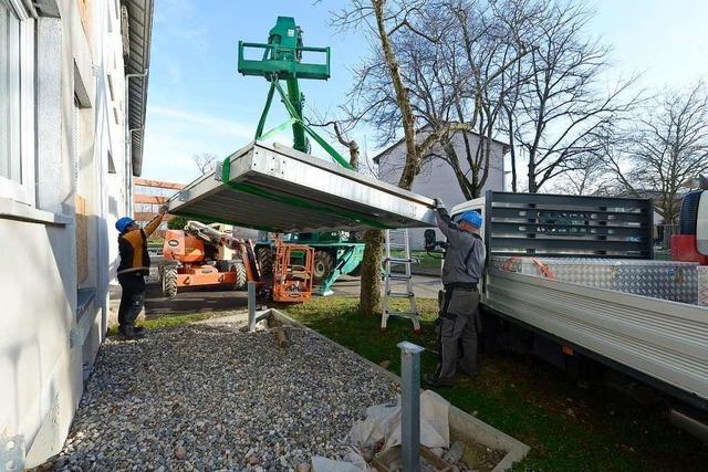 Bundesanstalt lsst in Freiburg-Haslach 72 neue Balkone abreien