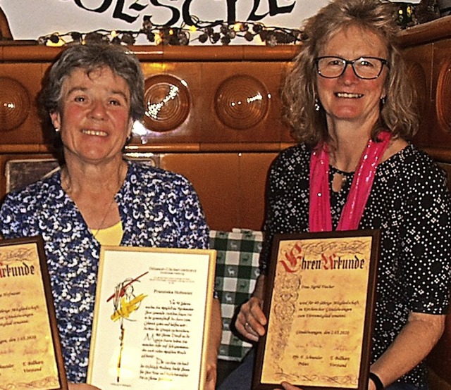 Wurden zu Ehrenmitgliedern des Kirchen...ranziska Hofmeier und Sigrid Fischer.   | Foto: Cornelia Selz