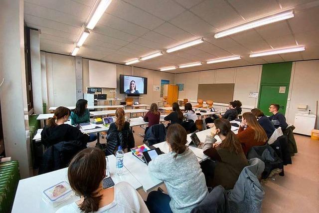 Freiburger Lehrerin in Corona-Quarantne betreut Klasse per Video-Chat