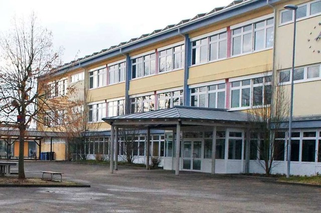 Die Schule in Weisweil (Foto) und die ...rdacht besttigte sich offenbar nicht.  | Foto: Ilona Huege