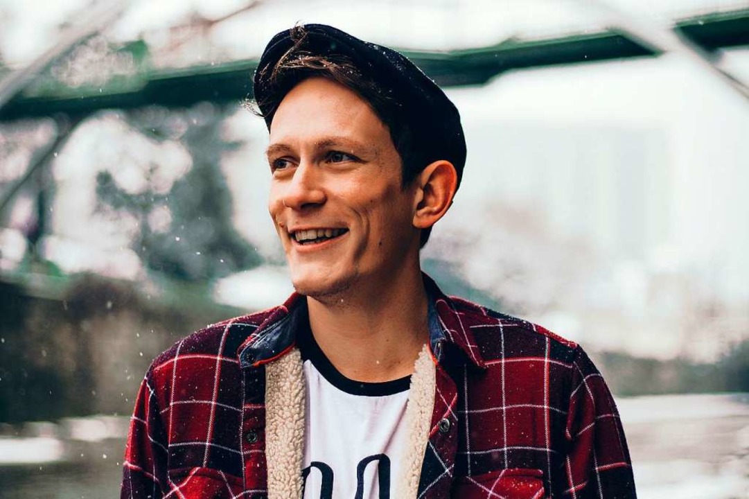 Der britische Musiker berzeugt mit se...lenen Mischung aus Punk-Rock und Folk.  | Foto: Sam Chalcraft