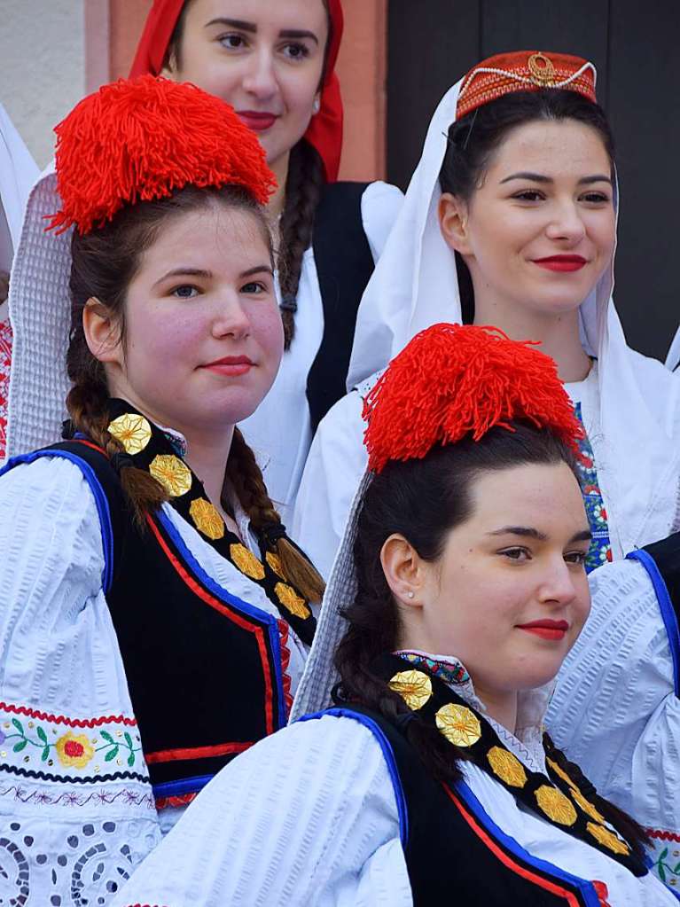 Bad Sckingen feierte am Sonntag das Fest ihres Stadtpatrons, des heiligen Fridolin, mit einem feierlichen Pontifikalamt im Fridolinsmnster mit Weihbischof Christian Wrtz und der traditionellen Fridolinsprozession durch die Altstadt.