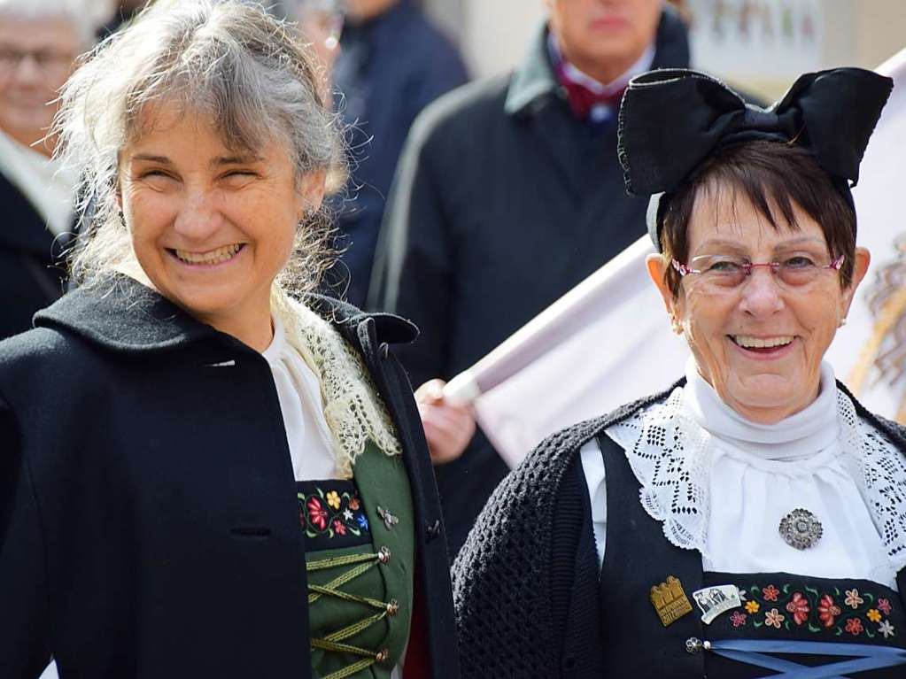 Bad Sckingen feierte am Sonntag das Fest ihres Stadtpatrons, des heiligen Fridolin, mit einem feierlichen Pontifikalamt im Fridolinsmnster mit Weihbischof Christian Wrtz und der traditionellen Fridolinsprozession durch die Altstadt.