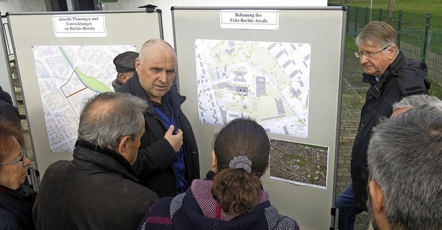 Zu Verkehrsfragen, Plnen knftiger Be...atterer   (Mitte) am Samstag Auskunft.  | Foto: Georg Vo