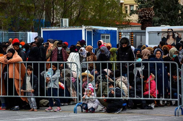 Die Situation in griechischen Flchtli...eriger humanitrer Lage&#8220; helfen.  | Foto: Panagiotis Balaskas (dpa)