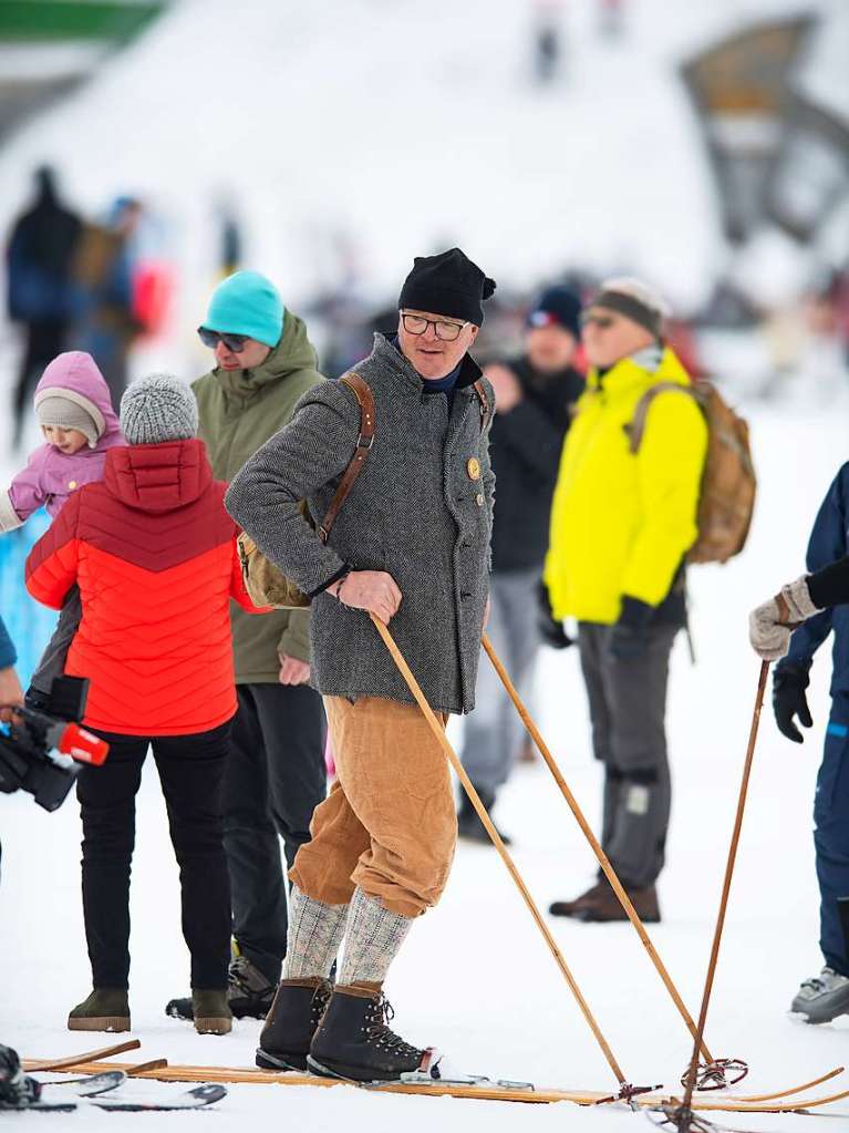 Historische Kleidung und traditionelle Holzskier: Am Samstag kamen historische Skifahrer aus Nah und Fern an den Feldberg, um alte Zeiten wieder aufleben zu lassen.