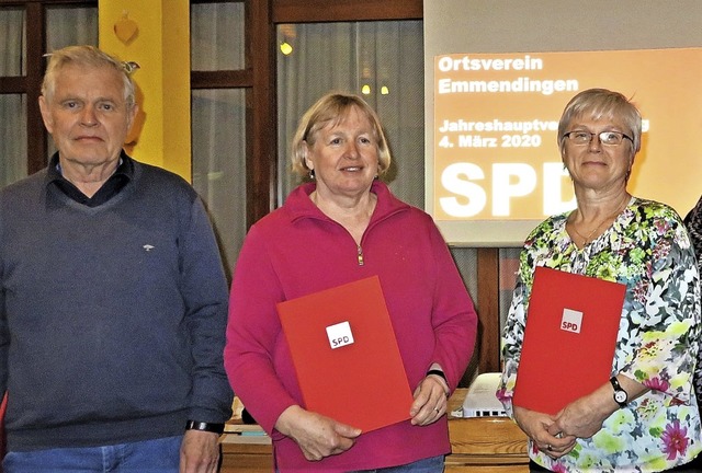 Helmut Reibold, Ute Klblin und Margri...ige Mitgliedschaft in der SPD geehrt.   | Foto: Eva Hauke