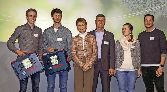 Simon Hummel und Hannes Mattenklott wu...tner-Althaus gratulierten (von links).  | Foto: VGL-BW/Reidel