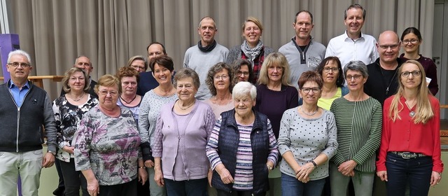 In der Jahresversammlung des ASV Rimsi...(links) zahlreiche Mitglieder geehrt.   | Foto: Christine Weirich