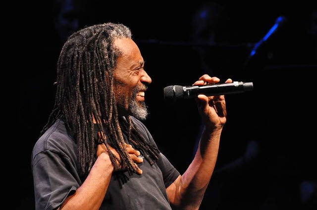 Bobby McFerrin 2010 beim Stimmen-Festi... auch mit dem Freiburger Jazzchor auf.  | Foto: Barbara Ruda