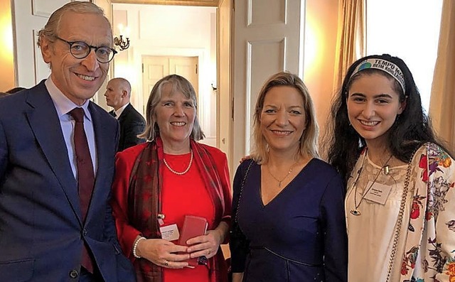 In Schloss Bellevue (von links): Georg...ngen, Antje  Boetius und Ocane Delin.  | Foto: zvg