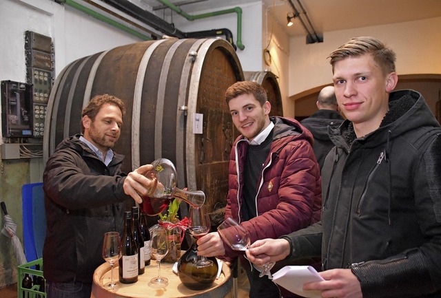 Gelegenheit zum ausgiebigen Probieren ...ebhaber bei der  Ihringer Rotweinkost.  | Foto: Thomas Rhenisch