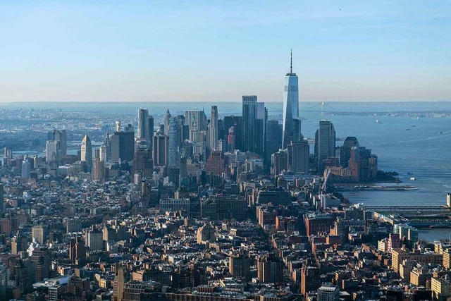 Blick auf das World Trade Center von d...uen Wolkenkratzer in den Hudson Yards.  | Foto: Corine Sciboz (dpa)