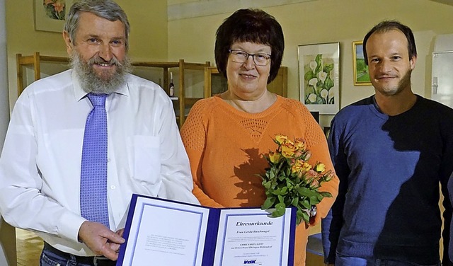 Gerda Baschnagel wurde  zum Ehrenmitgl... und   Ortsvorsteher Daniel Schliffke.  | Foto: suedkurier