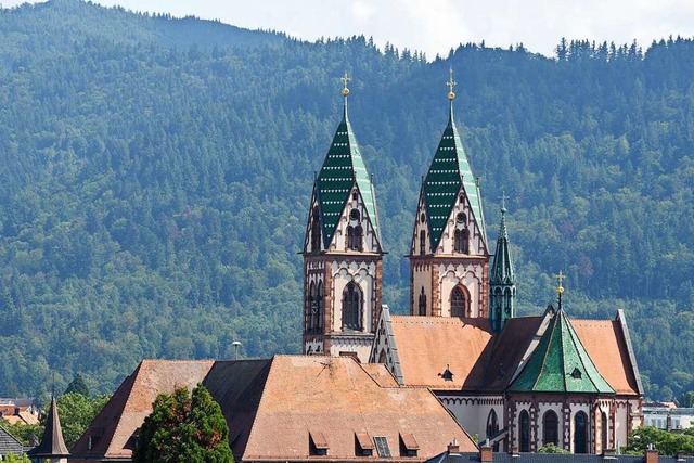 Die Herz-Jesu-Kirche im Sthlinger ist... zentralsten und sichtbarsten Kirchen.  | Foto: Rita Eggstein