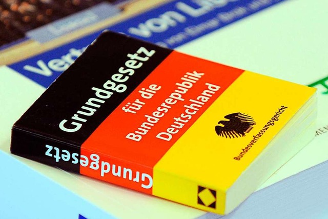 Das Grundgesetz ist die Verfassung der Bundesrepublik Deutschland.  | Foto: Uli Deck