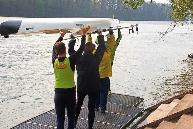 Zwei Sportler des Ruderclubs sind zu S...e Ehrung fiel wegen Corona ins Wasser.  | Foto: Petra Wunderle