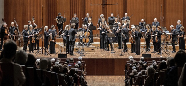 Das Freiburger Barockorchester im Konzerthaus Freiburg  | Foto: Britt Schilling