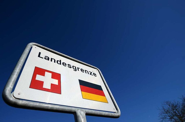 Reisende aus der Schweiz sollen vorerst zuhause bleiben.  | Foto: Patrick Seeger