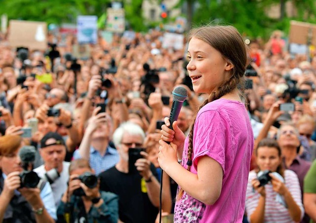 Heldinnen wie sie gibt es nur, wo es ein Publikum gibt: Greta  Thunberg   | Foto: dpa