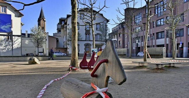 Die Spielpltze in der Stadt sind verwaist, hier am Senigallia-Platz.    | Foto: Barbara Ruda