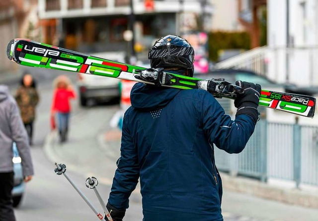 Zahlreiche Ski-Touristen haben sich na...s-Ski mit dem Coronavirus angesteckt.  | Foto: Jakob Gruber (dpa)