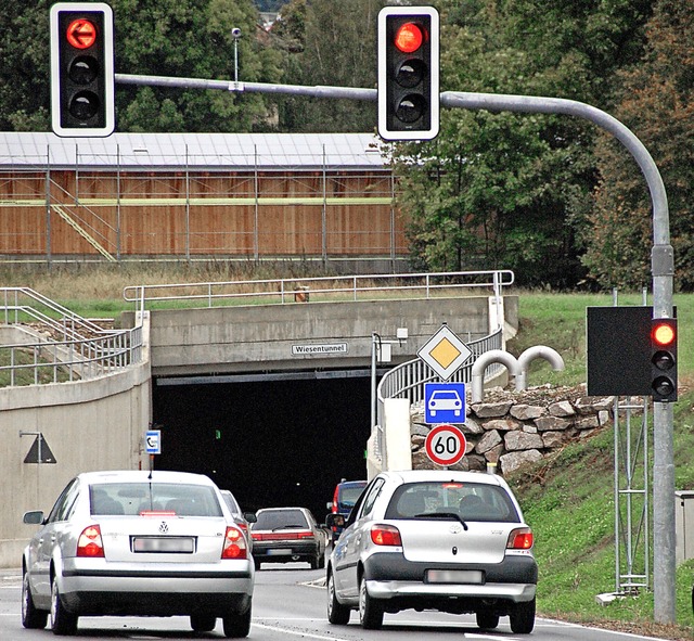 Drfen bald auch Radler durch den Tunnel der Zollfreien Strae fahren?  | Foto: Hannes Lauber