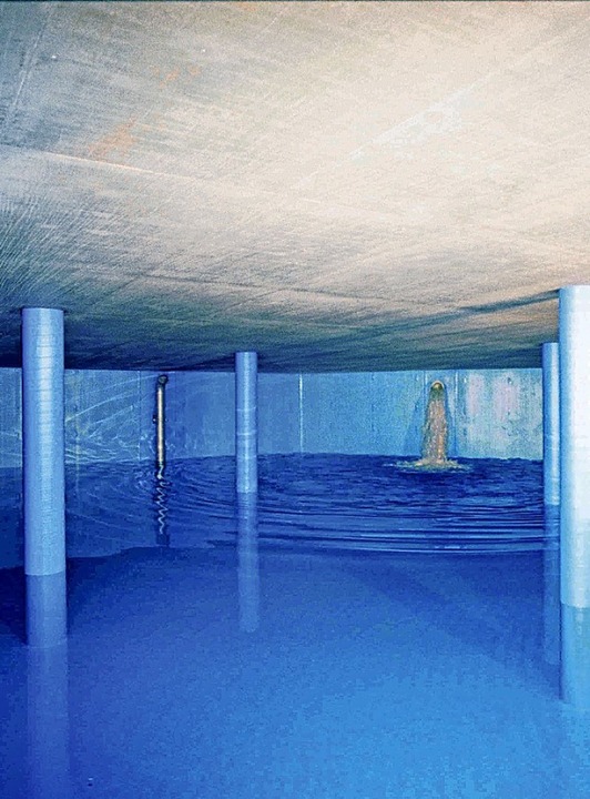 Kein Schwimmbad sondern die Wasserkammer der Stadtwerke in der Allmend.   | Foto: Stadtwerke