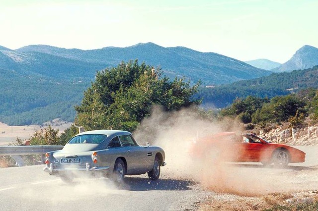 Das berhmteste &#8222;Bond-Auto&#8220; ist ein Aston Martin DB5.  | Foto: picture alliance/Aston Martin/dpa-tmn