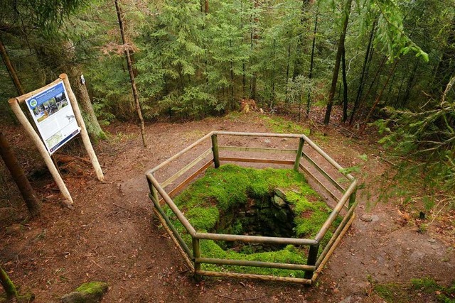 Heute ein umzuntes Denkmal: Wolfsloch...chwarzwald <BZ-Fotos>Schll</BZ-Fotos> 