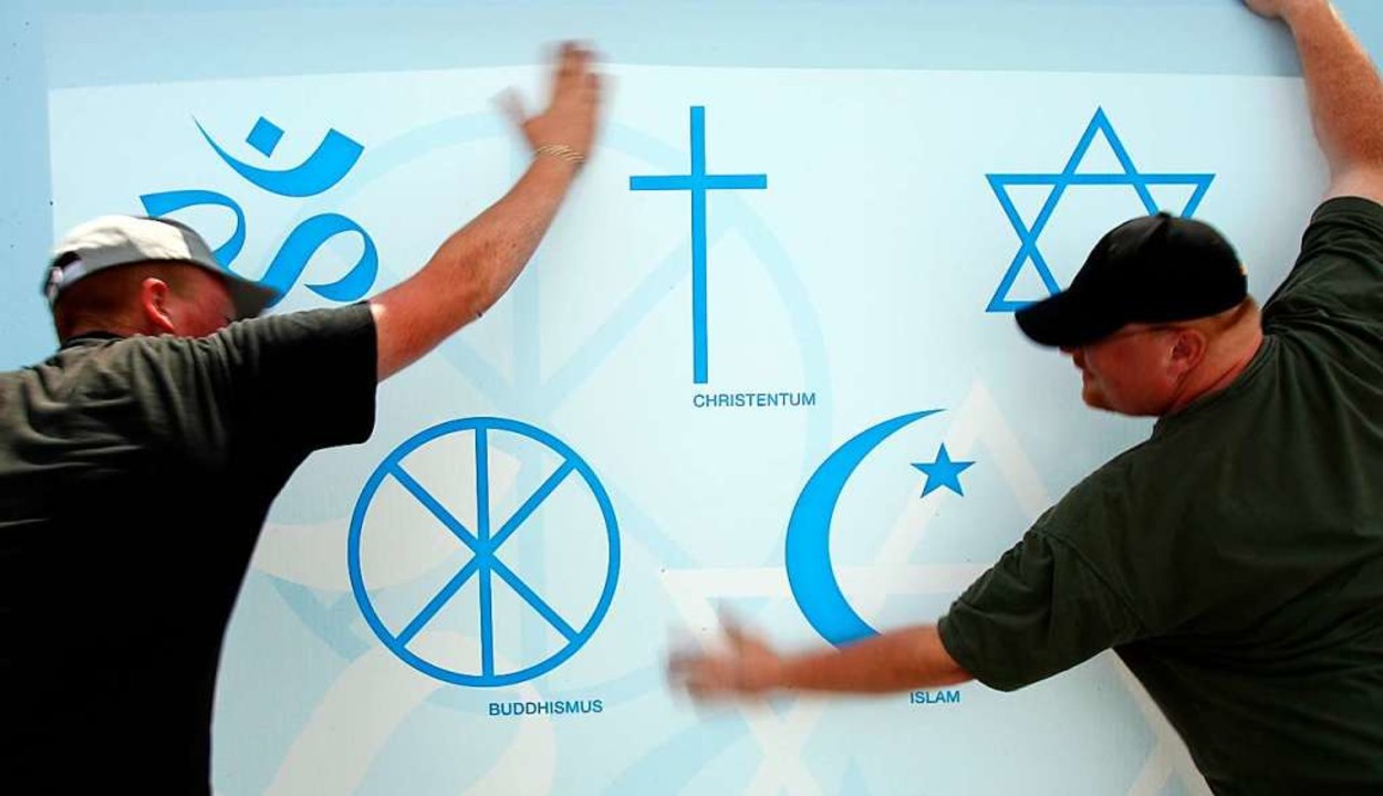 &#8222;Was verbindet die Religionen?&#8220; fragt die Gruppe Abraham in Lörrach.  | Foto: Fredrik von Erichsen