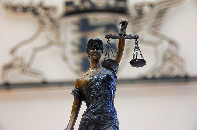 Wenn Zeugen lgen, ist Justitia machtlos (Symbolbild).  | Foto: Andr Hnig