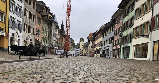 Leeres Pflaster: Nahezu verwaist prse...ie Waldshuter Kaiserstrae am Samstag.  | Foto: Schlichter, Juliane