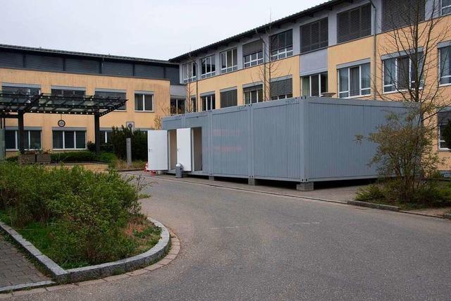 Firma aus Rheinfelden spendet Container an die Helios-Klinik in Mllheim