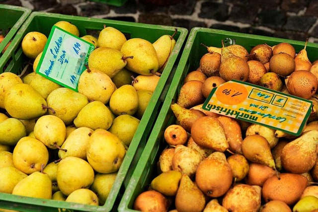 Frisches Obst wird in Lahr weiterhin auf dem Markt angeboten.  | Foto: Bettina Schaller